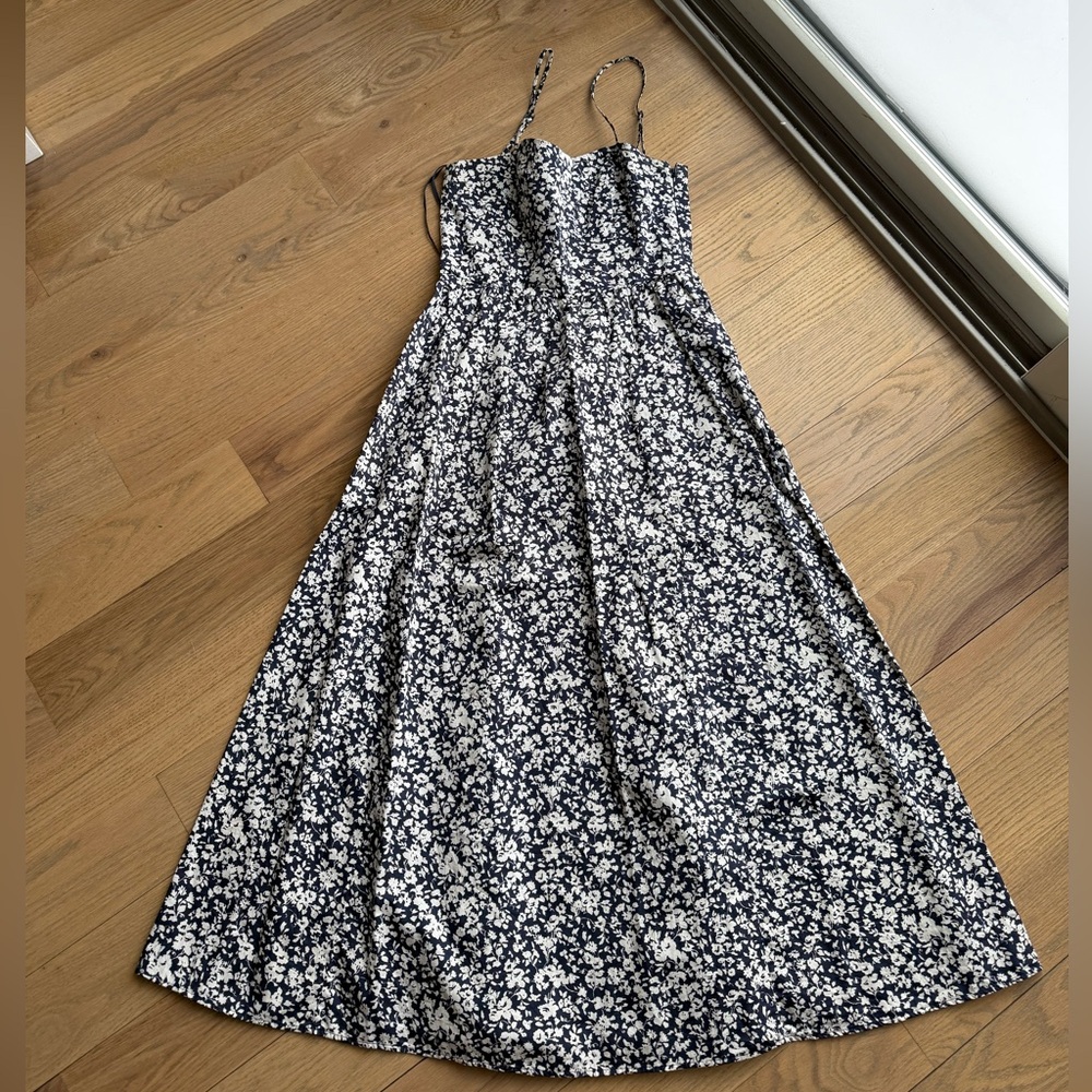& Other Stories Women’s Navy and White Floral Maxi Dress